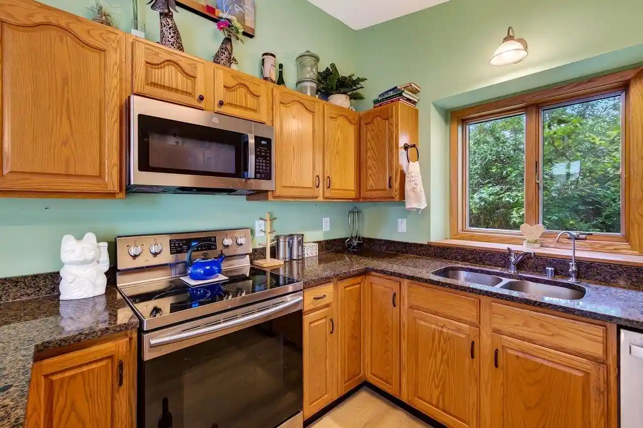 Photo 4 of Single family home for sale at 6 Autumn Jade Court Court, Madison, WI 53719 | MLS# 2026372 | Listing updated on 2026-09-18