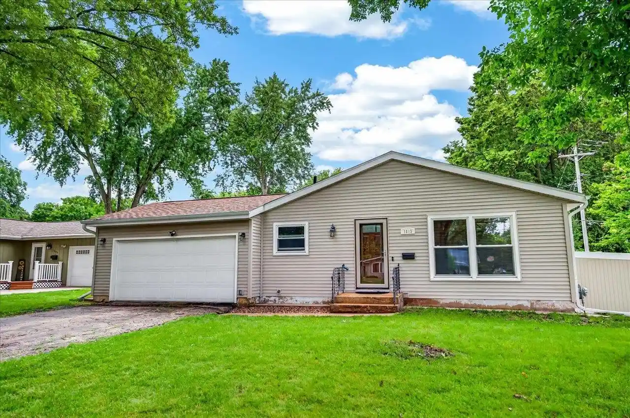 Photo 1 of Single family home for sale at 1813 Prairie Road Road, Madison, WI 53711 | MLS# 2026386 | Listing updated on 2026-09-18