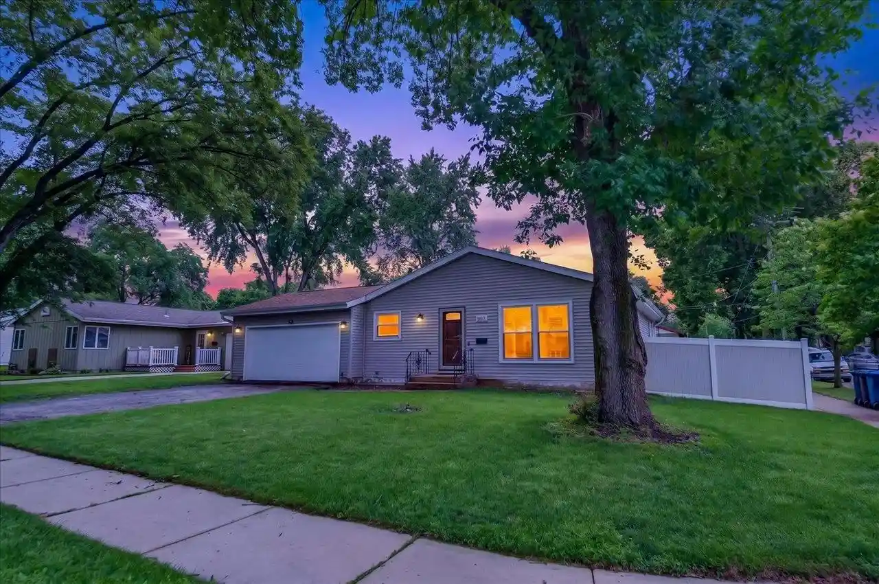 Photo 2 of Single family home for sale at 1813 Prairie Road Road, Madison, WI 53711 | MLS# 2026386 | Listing updated on 2026-09-18