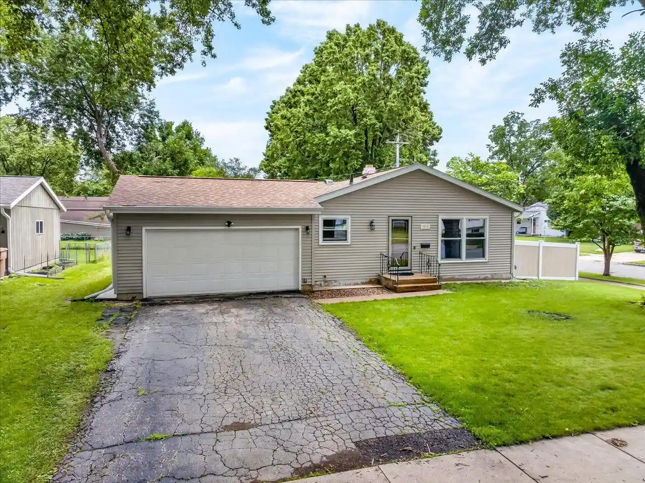 Photo 3 of Single family home for sale at 1813 Prairie Road Road, Madison, WI 53711 | MLS# 2026386 | Listing updated on 2026-09-18