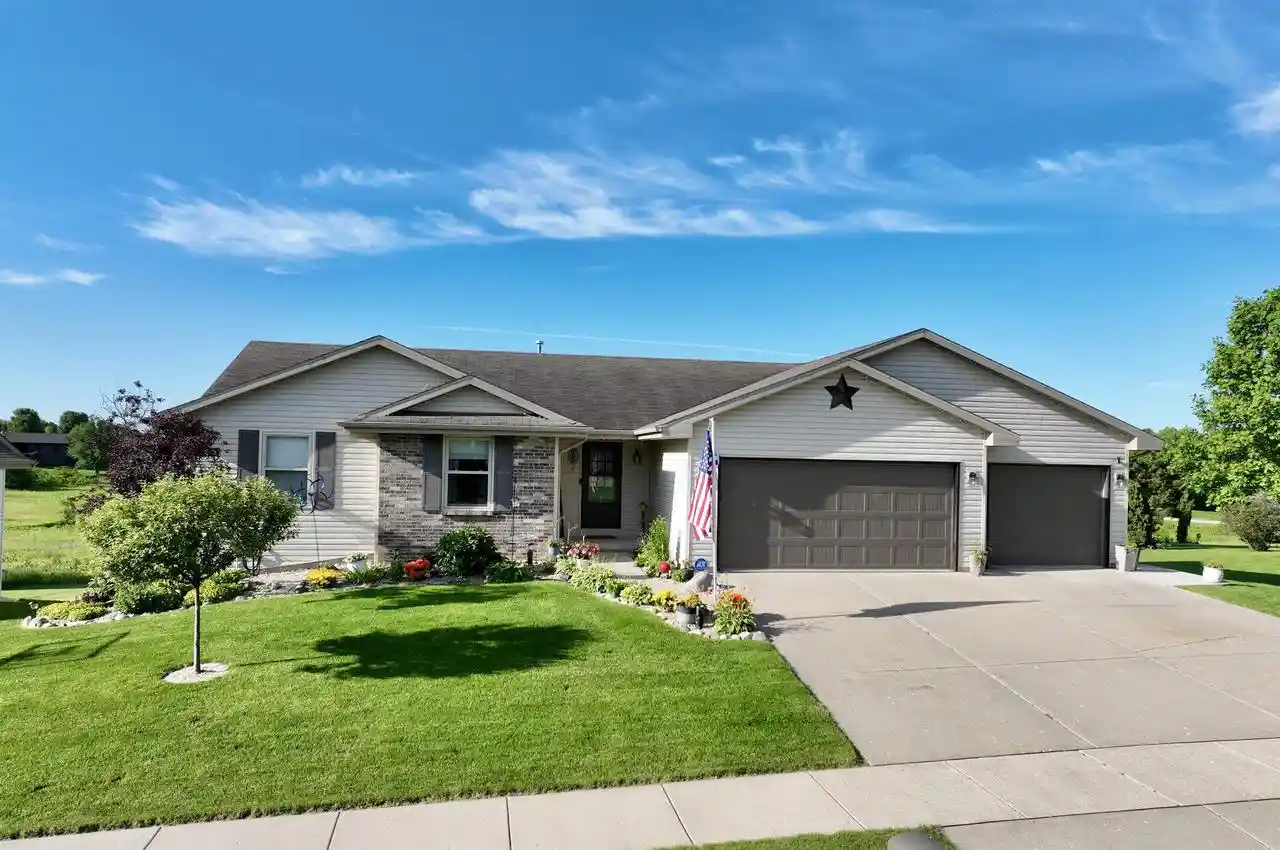Homes for sale in Milton, WI | 1128 Crestline Dr Dr, Milton, WI 53563 | MLS# 2026354