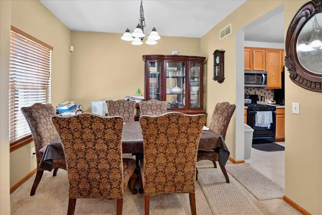 5th image of 5150 Crescent Oaks Dr Dr, Madison, WI 53704 | MLS# 2026339