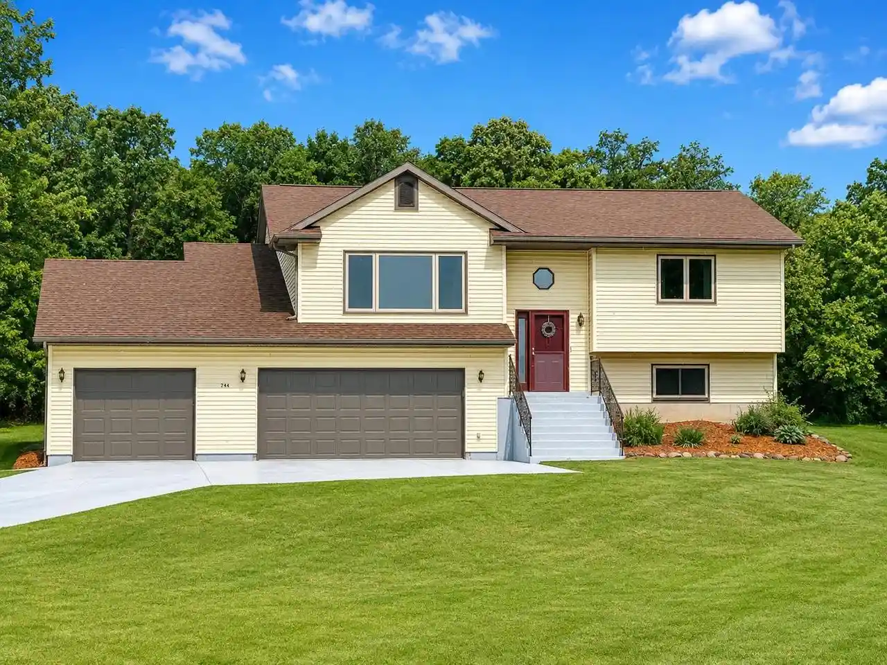 1st image of 703 Meadowview Lane Lane, Lodi, WI 53555 | MLS# 2026318