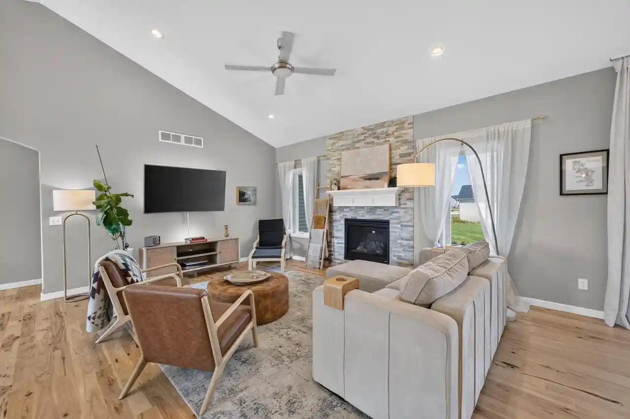 4th image of 301 Liberty Park Dr Dr, Oregon, WI 53575 | MLS# 2026363