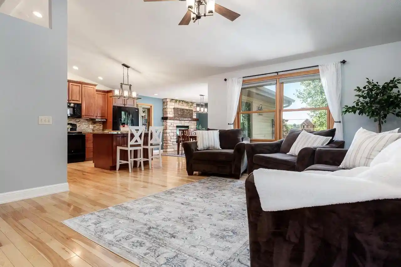 4th image of 4468 Deer Point Dr Dr, Janesville, WI 53546 | MLS# 2026241