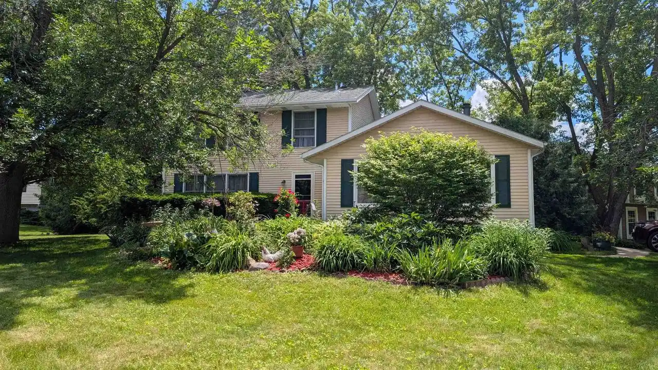 1st image of 420 Melody Lane Lane, Verona, WI 53593 | MLS# 2026419