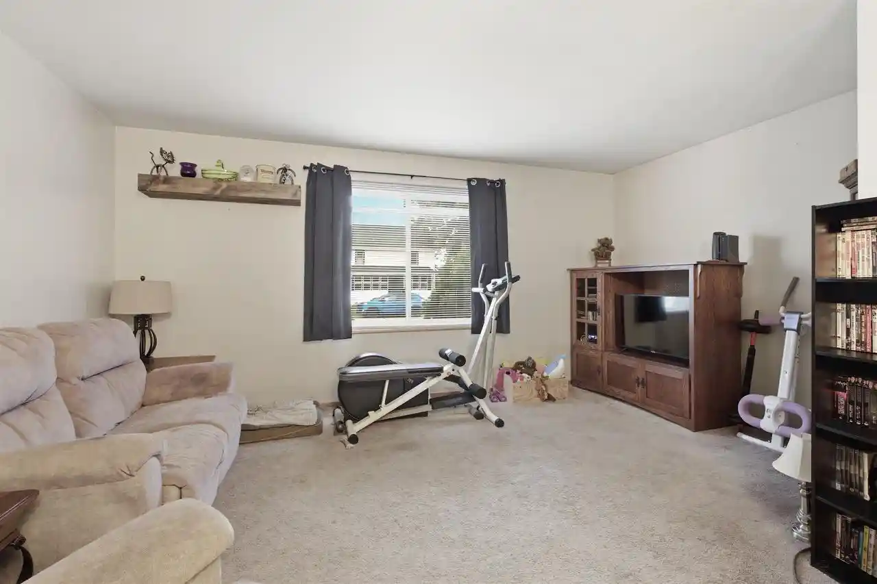 Homes for sale in New London, WI | 408 E Pine Street Street, New London, WI 54961 | MLS# 50327804