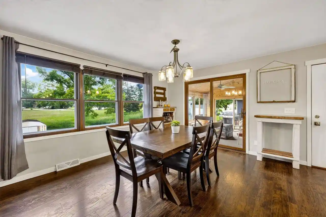 Photo 4 of Single family home for sale at 542 Woodview Dr Dr, Sun Prairie, WI 53590 | MLS# 2026416 | Listing updated on 2026-09-12