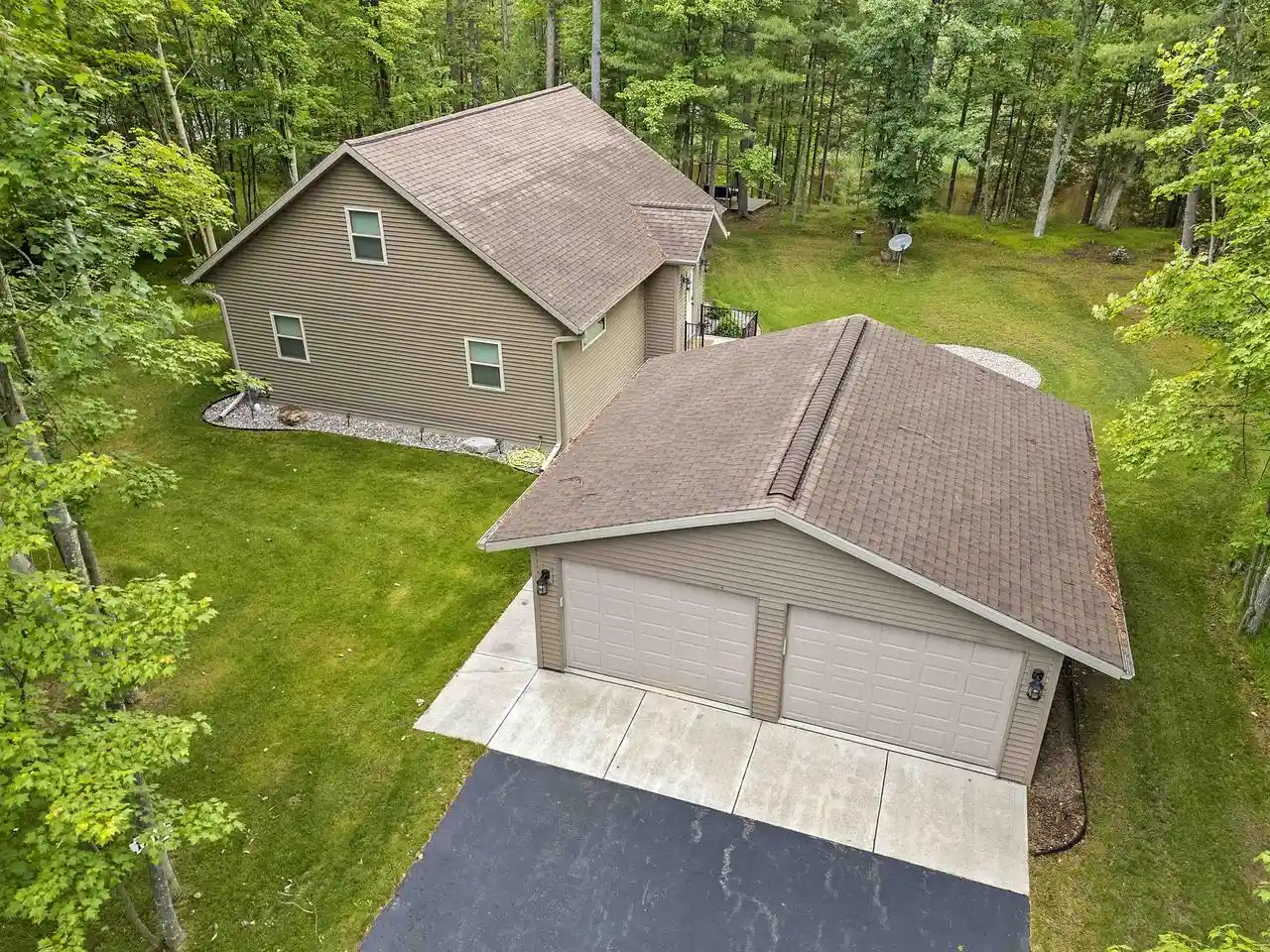 3rd image of 1418 Kloppman Street Street, Crivitz, WI 54114 | MLS# 50327731