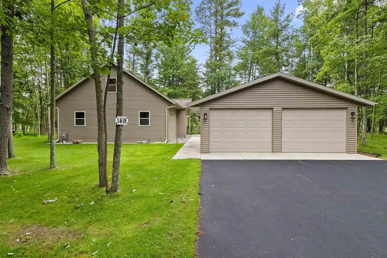 4th image of 1418 Kloppman Street Street, Crivitz, WI 54114 | MLS# 50327731