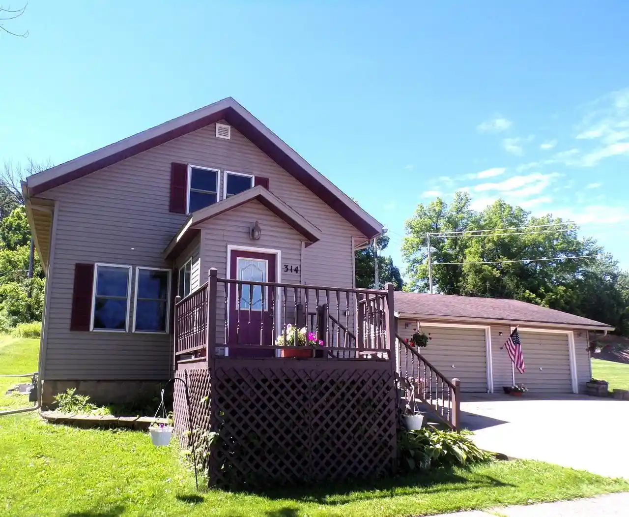 Homes for sale in Neillsville, WI | 314 E 6th Street Street, Neillsville, WI 54456 | MLS# 22602859