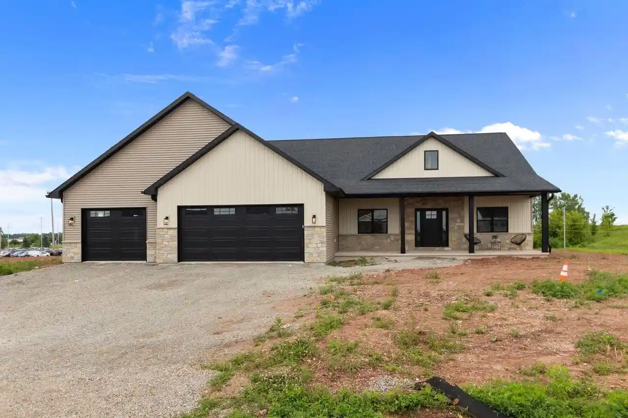 Homes for sale in Greenville, WI | N1298 Meadow Park Dr Dr, Greenville, WI 54942 | MLS# 50327740