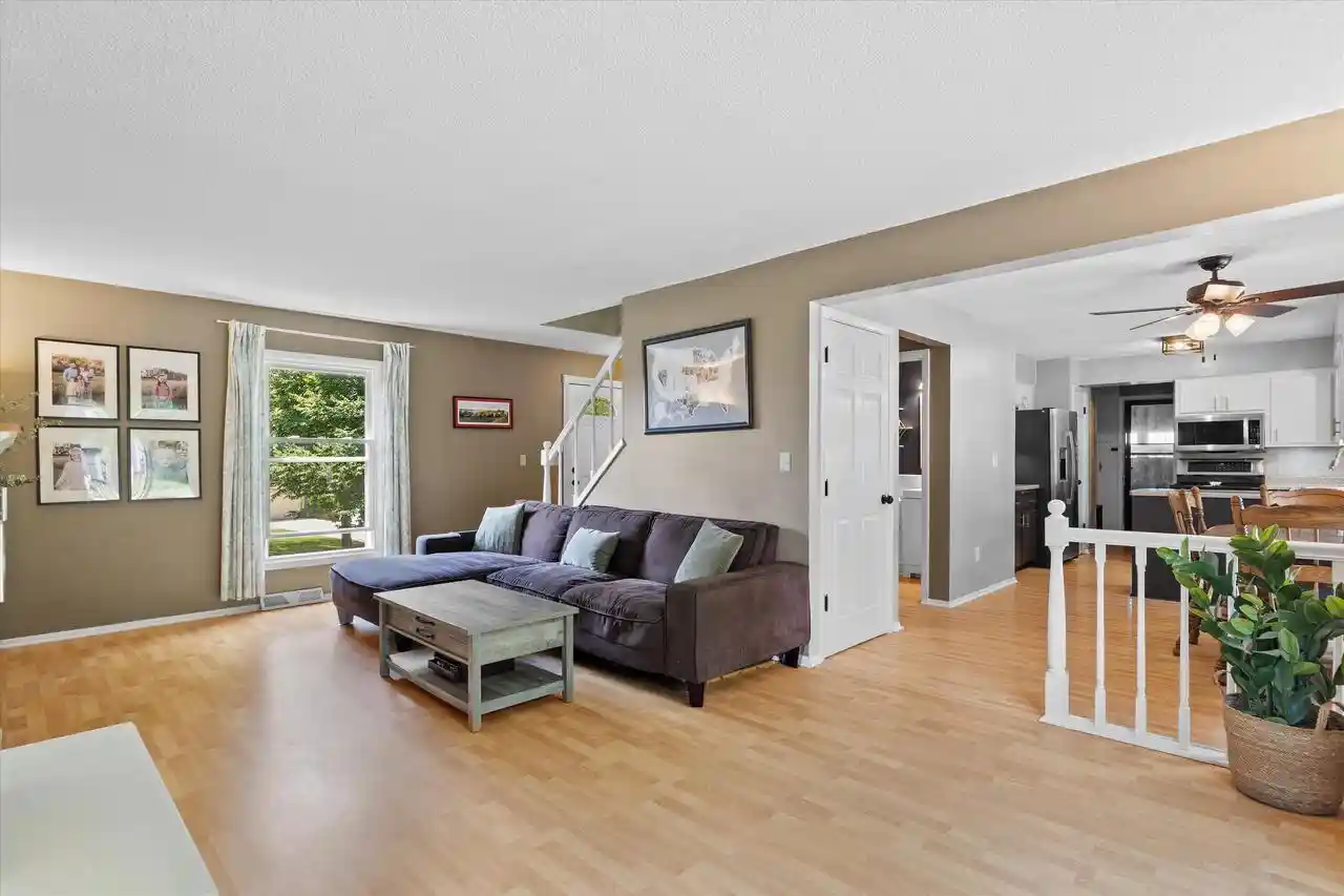 48th image of 1028 S Imperial Dr Dr, Hartland, WI 53029 | MLS# 1968530