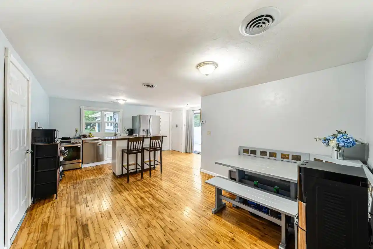 4th image of N9017 Lakeshore Dr Dr, Van Dyne, WI 54979 | MLS# 50327844
