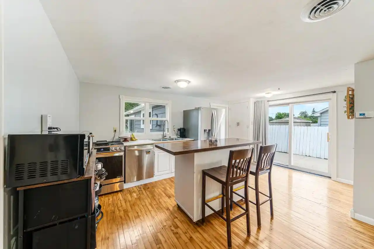 5th image of N9017 Lakeshore Dr Dr, Van Dyne, WI 54979 | MLS# 50327844