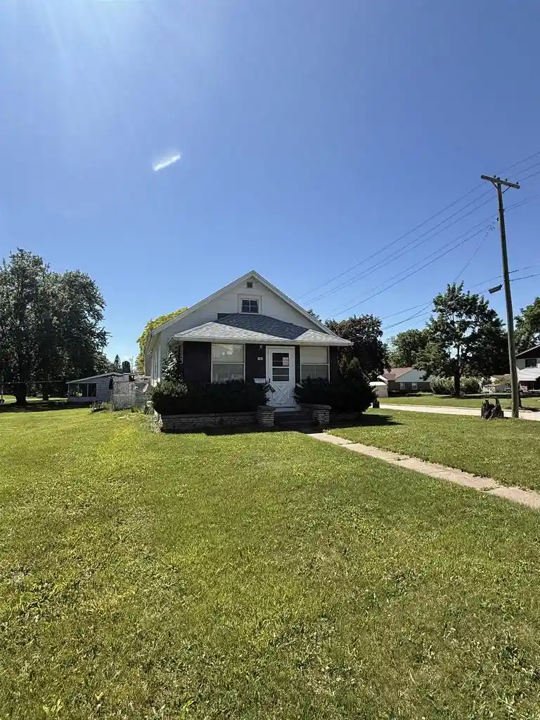 Homes for sale in Clintonville, WI | 195 N Clinton Avenue Avenue, Clintonville, WI 54929 | MLS# 50327821