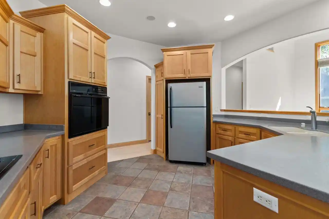 4th image of 1669 Beethoven Way Way, Neenah, WI 54956 | MLS# 50327877