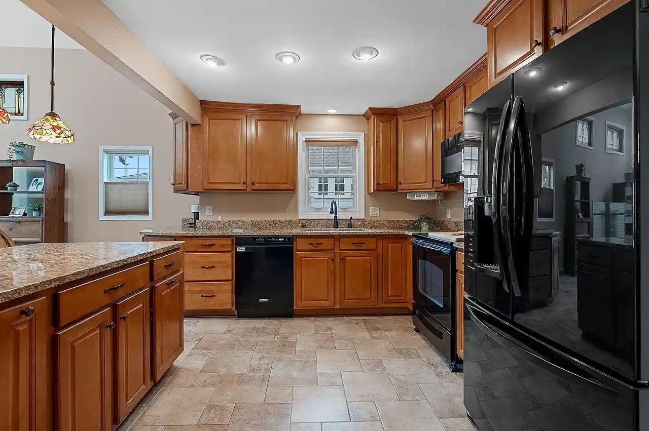 4th image of N8599 Lakeshore Dr Dr, Fond Du Lac, WI 54937 | MLS# 50327818