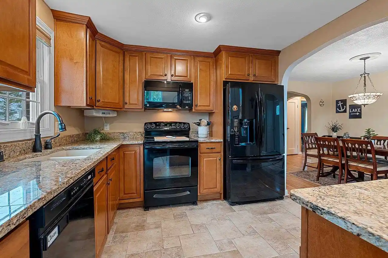 5th image of N8599 Lakeshore Dr Dr, Fond Du Lac, WI 54937 | MLS# 50327818
