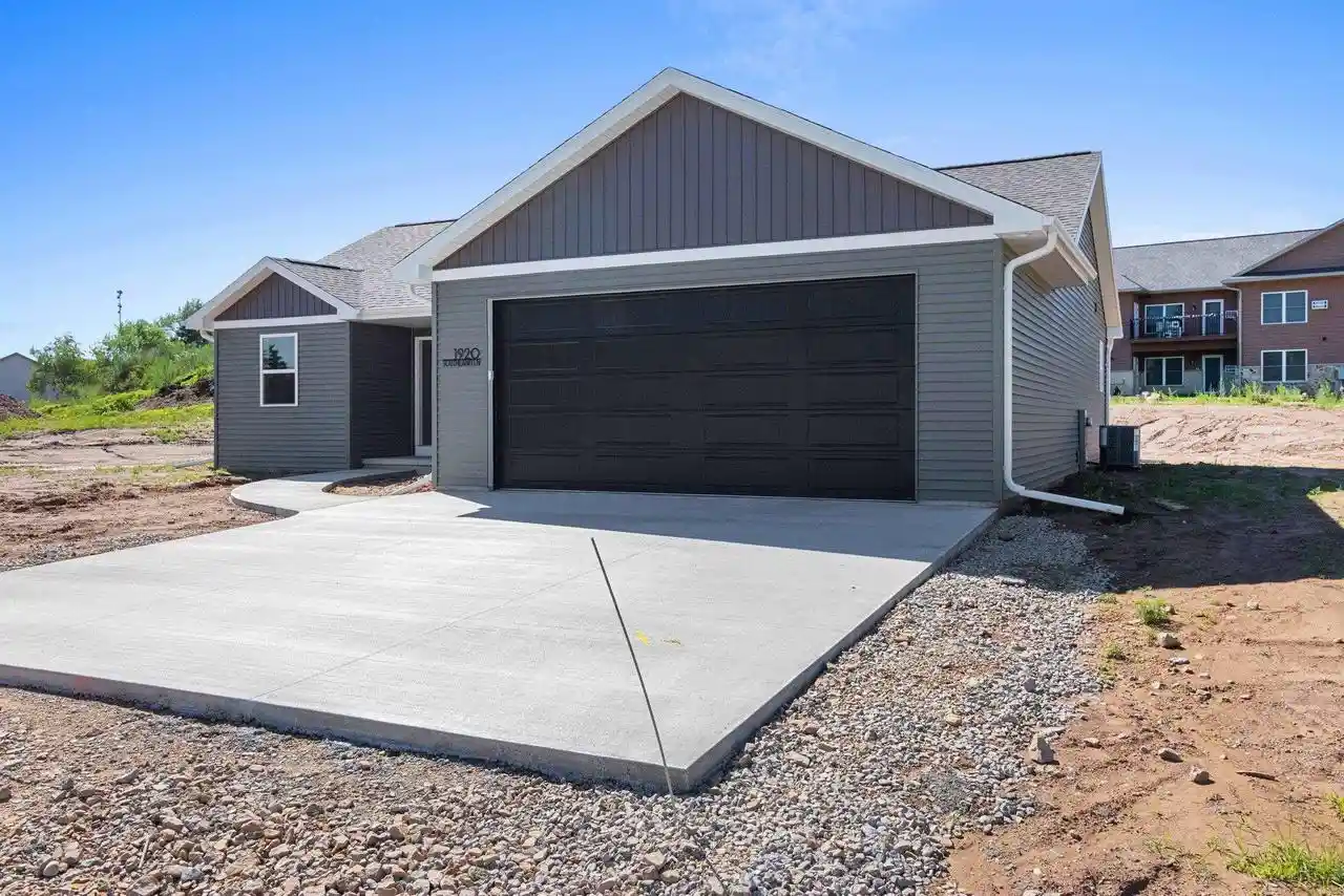 3rd image of 1920 Southland Lane Lane, New London, WI 54961 | MLS# 50327836