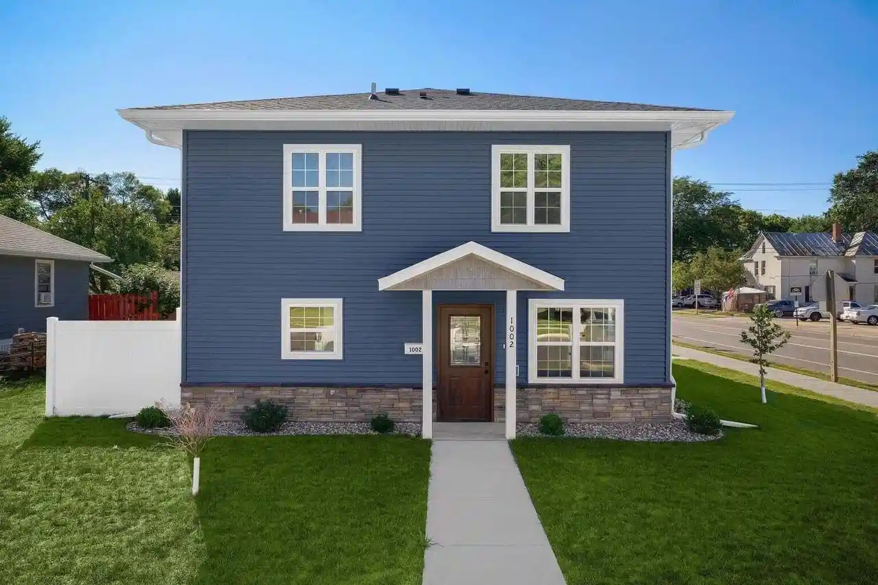 1st image of 1002 7th Street S Street S, La Crosse, WI 54601 | MLS# 1968540