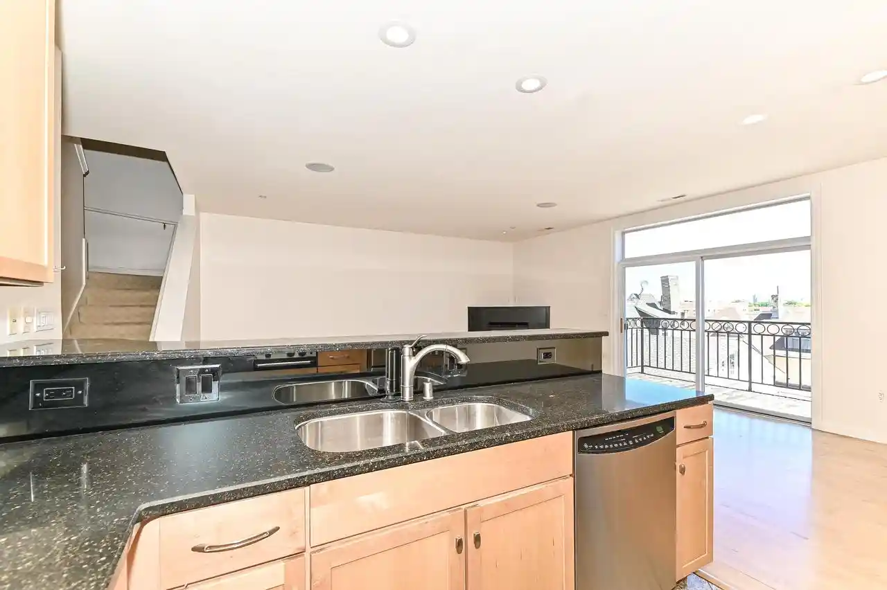 Homes for sale in Milwaukee, WI | 1920 N Farwell Avenue Avenue #404, Milwaukee, WI 53202 | MLS# 1968545
