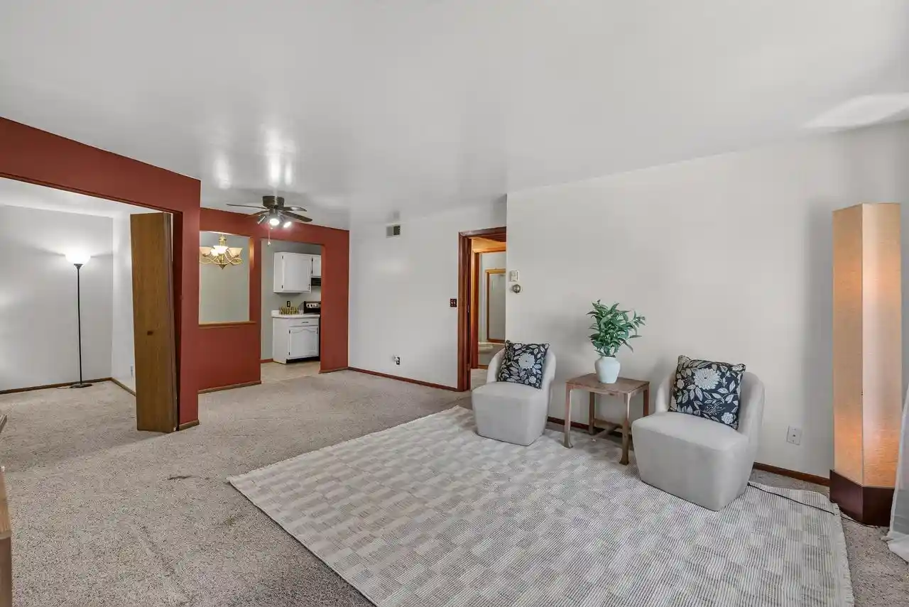 Homes for sale in Germantown, WI | W177n9776 Riversbend Circle E Circle E, Germantown, WI 53022 | MLS# 1968547