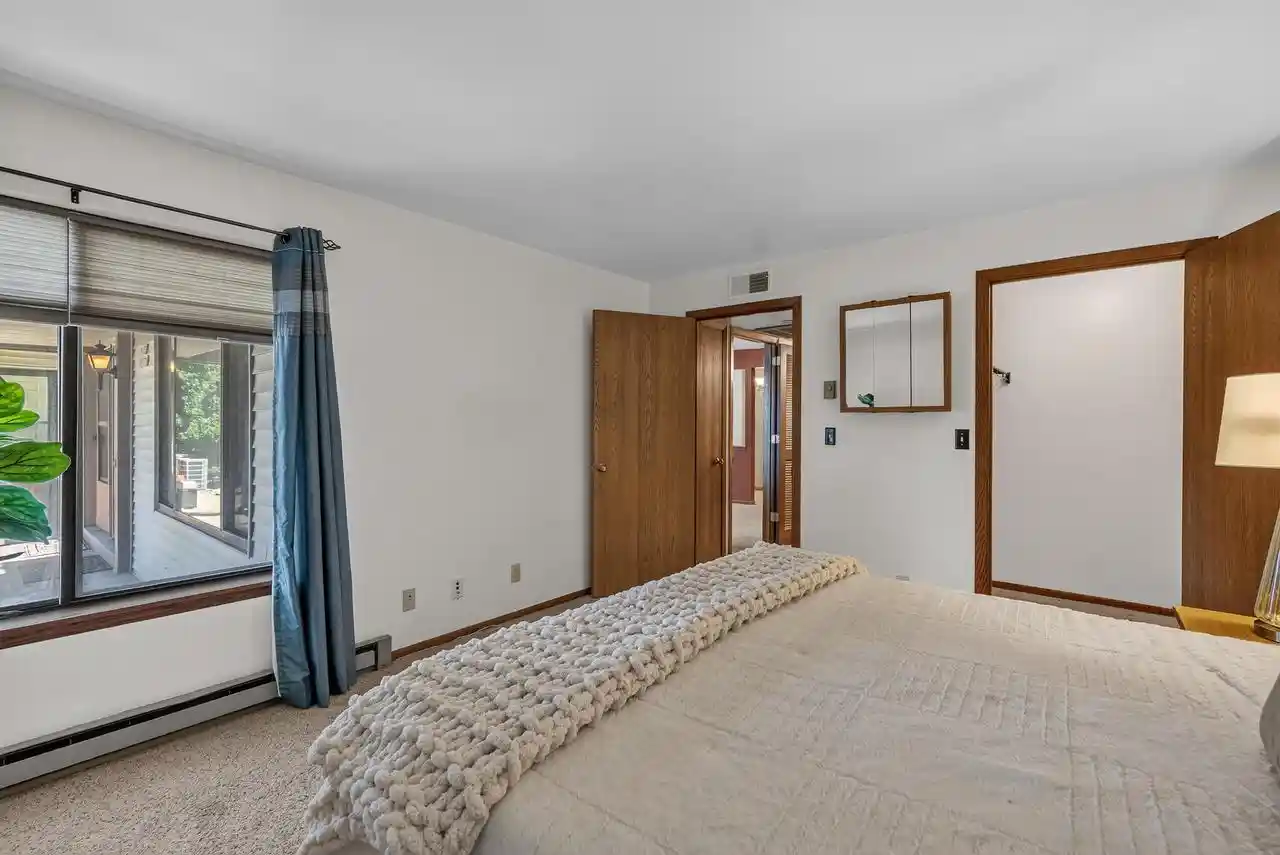 Homes for sale in Germantown, WI | W177N9776 Riversbend Circle E Circle E, Germantown, WI 53022 | MLS# 1968547