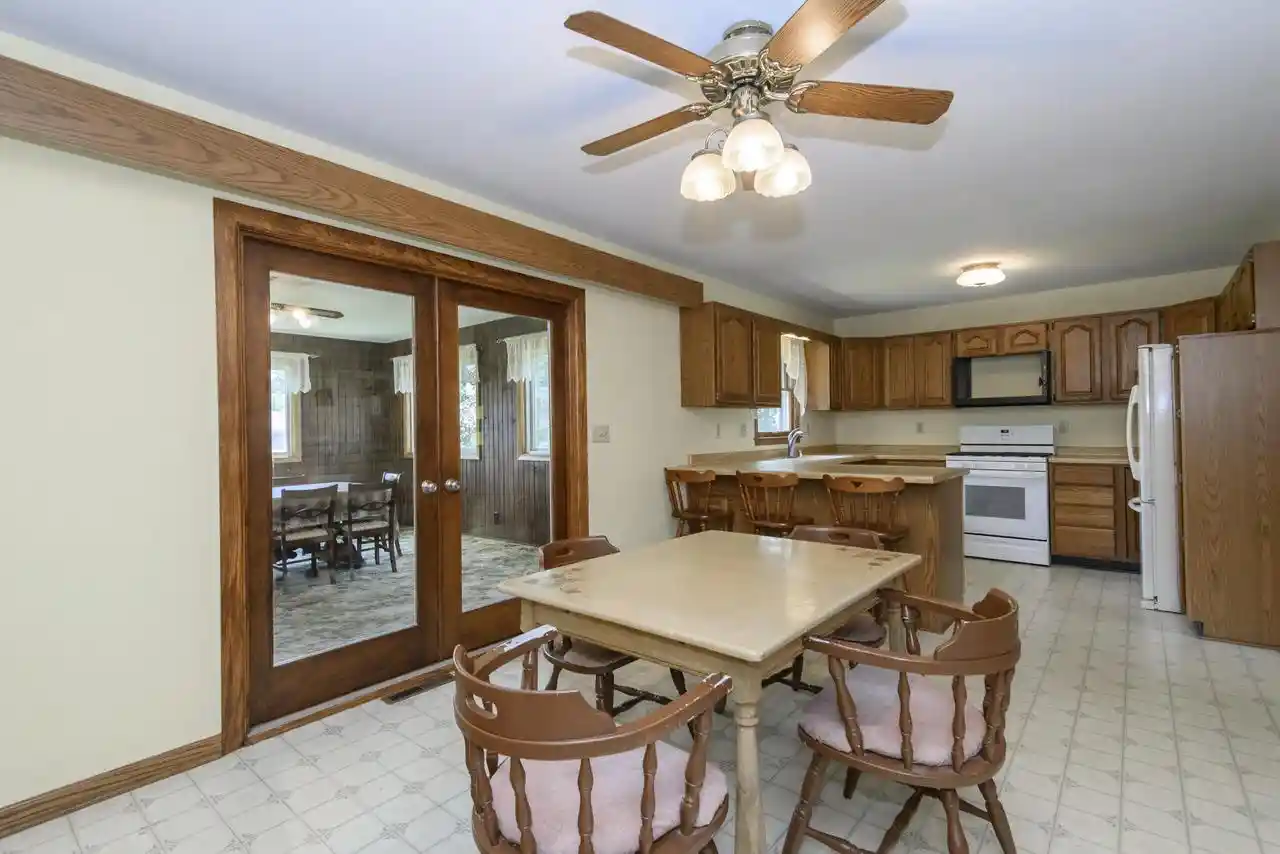 5th image of 321 Macarthur Dr Dr, Mukwonago, WI 53149 | MLS# 1968586