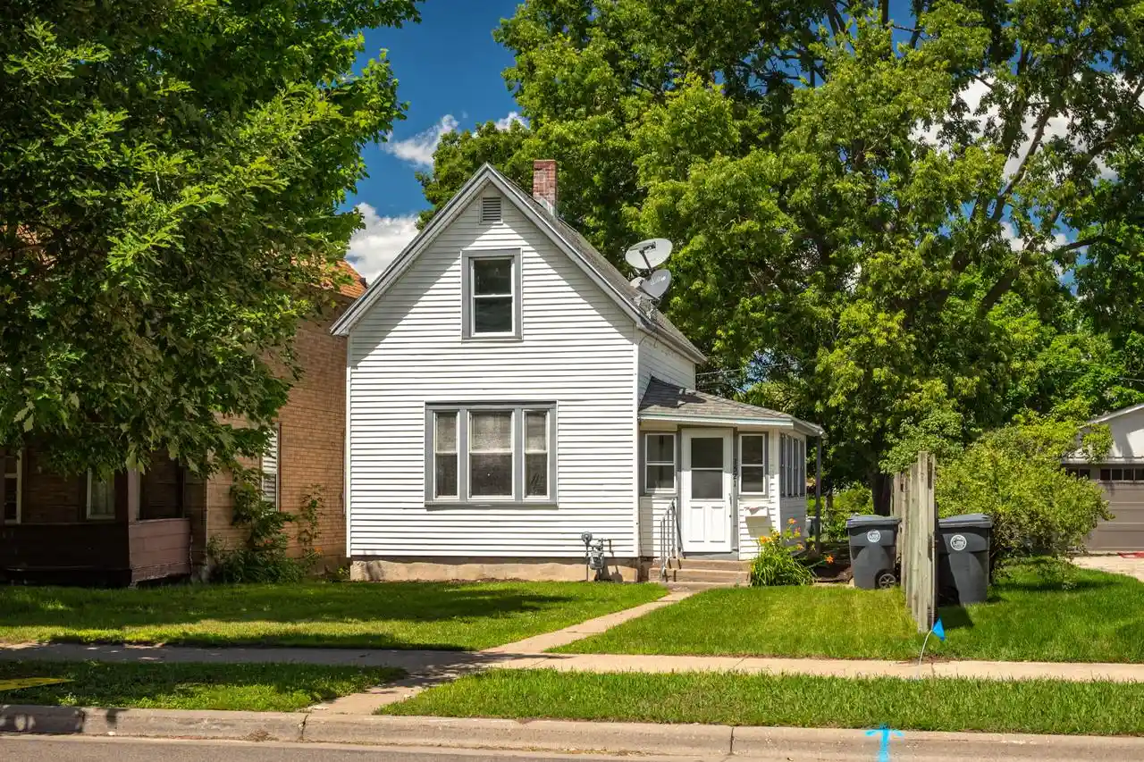 Homes for sale in La Crosse, WI | 1521 Denton Street Street, La Crosse, WI 54601 | MLS# 1968589