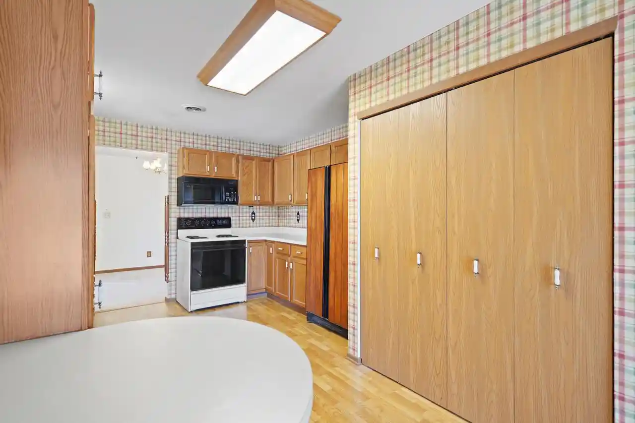 5th image of 3128 Wood Rd Rd, Mount Pleasant, WI 53406