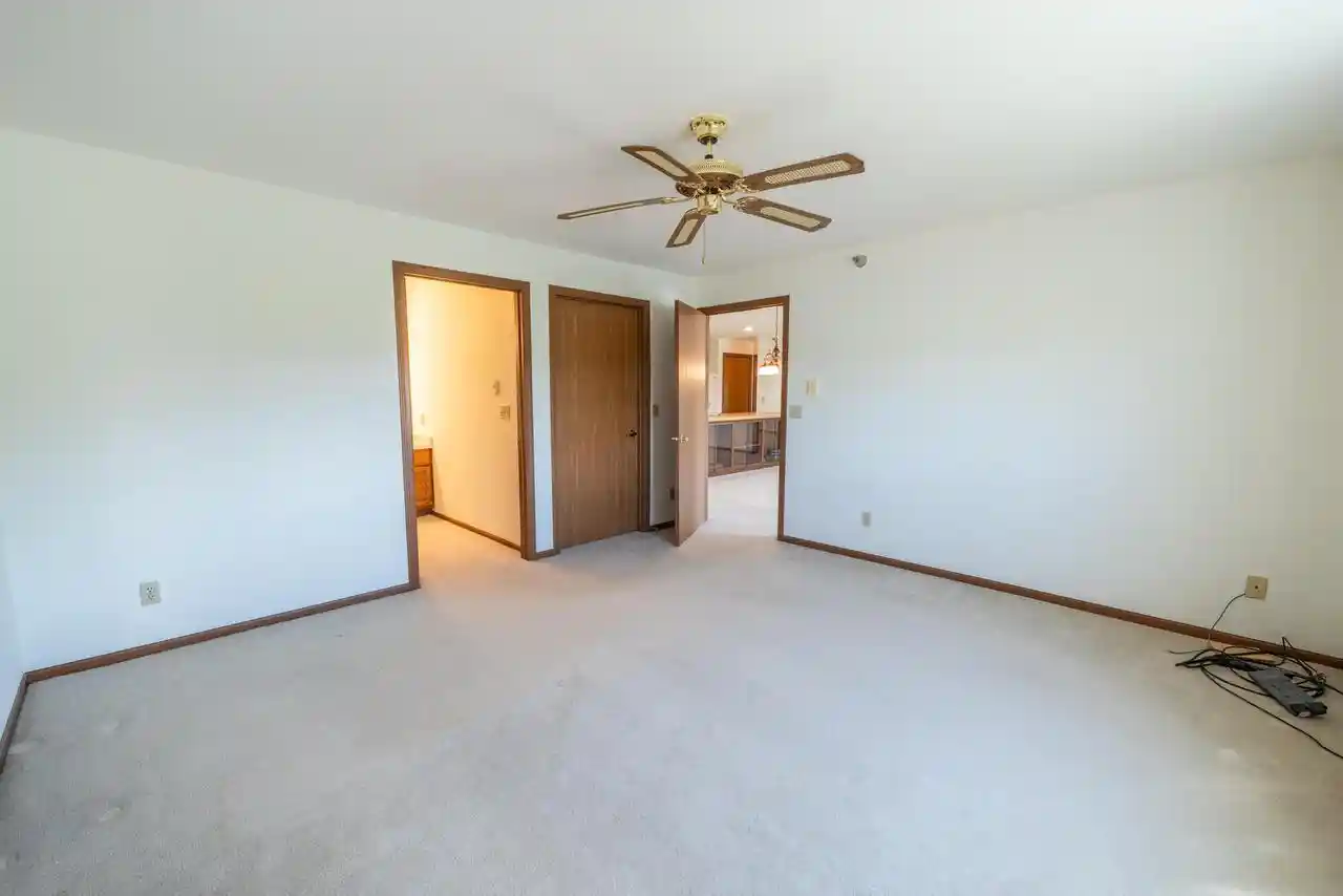 Homes for sale in West Bend, WI | 715 Canterberry Ct Ct, West Bend, WI 53090