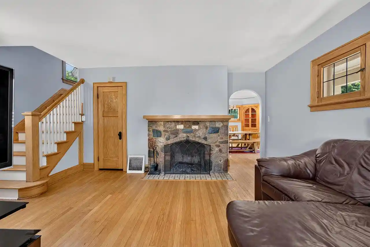 Homes for sale in Whitefish Bay, WI | 5532 N Lydell Avenue Avenue, Whitefish Bay, WI 53217 | MLS# 1968623