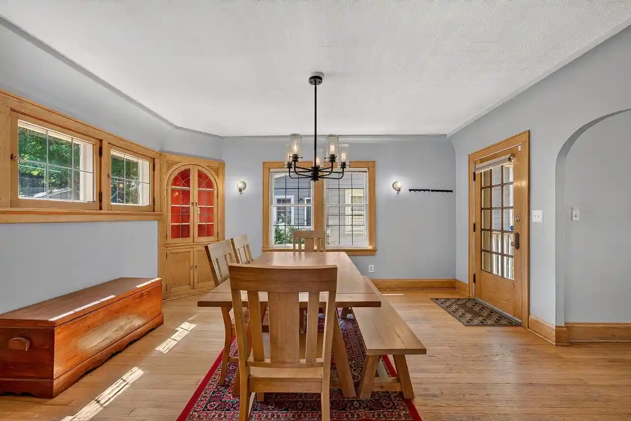 Homes for sale in Whitefish Bay, WI | 5532 N Lydell Avenue Avenue, Whitefish Bay, WI 53217 | MLS# 1968623