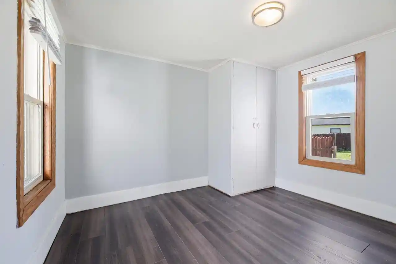 Photo 4 of Sale Pending at 1722 Winnebago Street Street, La Crosse, WI 54601 | MLS# 1968616 | Listing updated on 2026-09-17