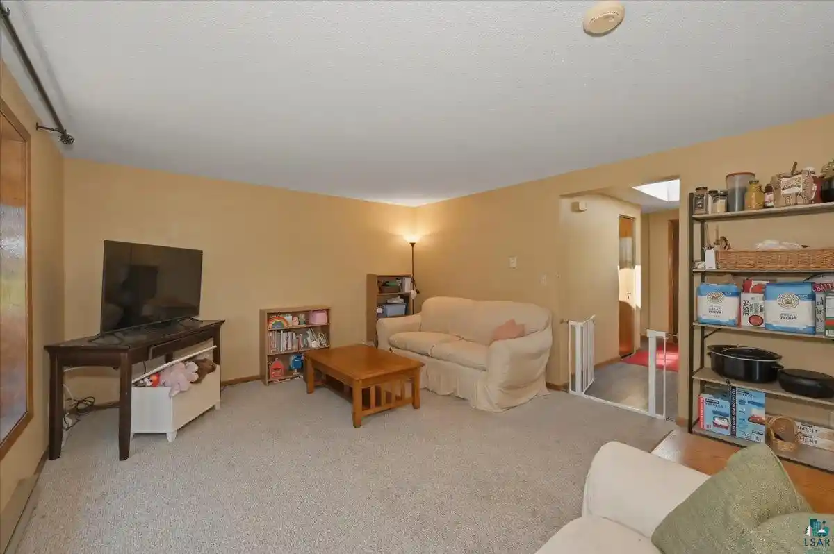 3rd image of 2 Willow St St, Superior, WI 54880 | MLS# 6126259