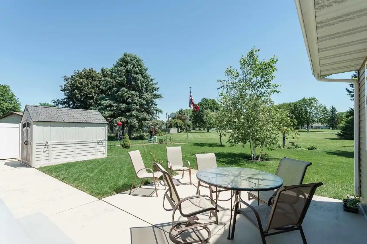 2nd image of 988 Nantucket Dr Dr, Janesville, WI 53546 | MLS# 2026487