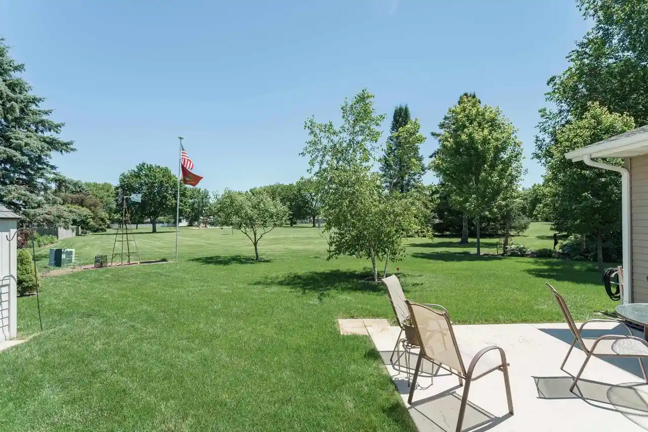 3rd image of 988 Nantucket Dr Dr, Janesville, WI 53546 | MLS# 2026487