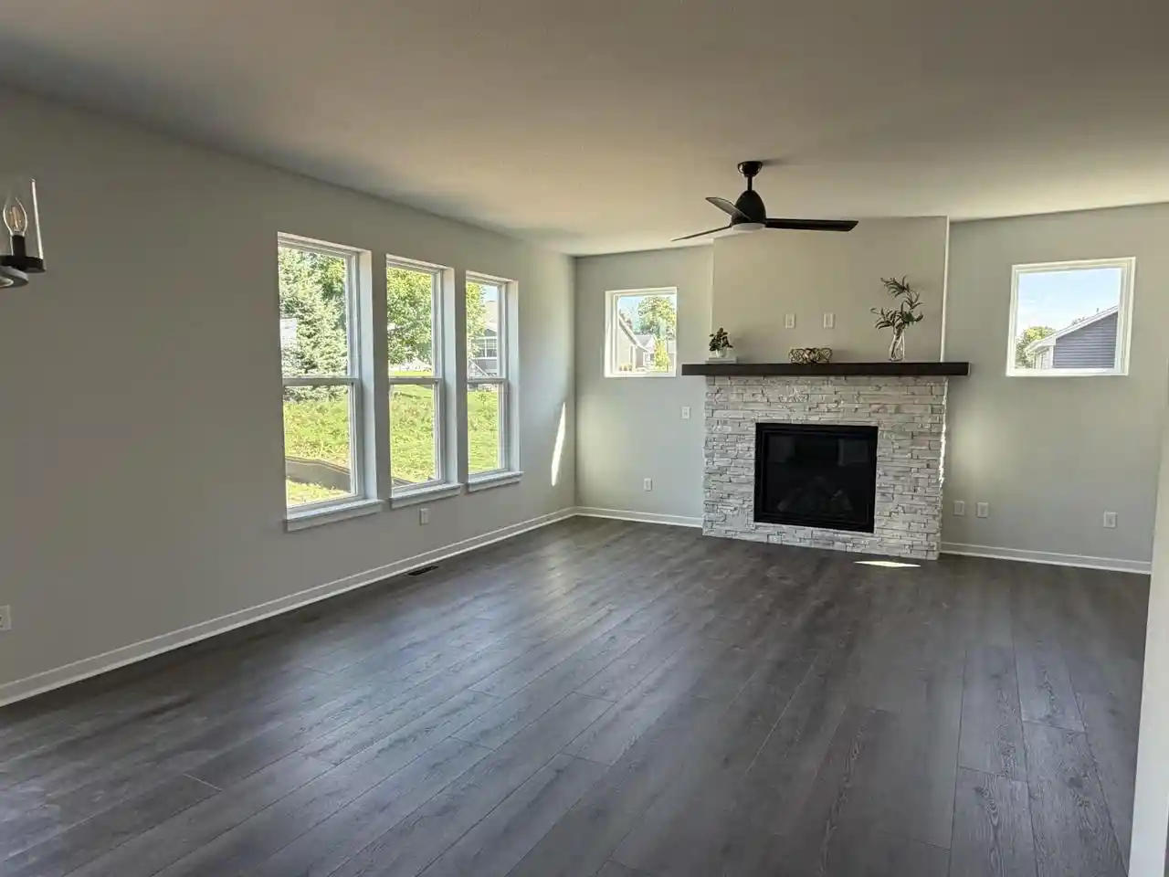 2nd image of N101w16888 Tanglewood Dr Dr, Germantown, WI 53022 | MLS# 1968636