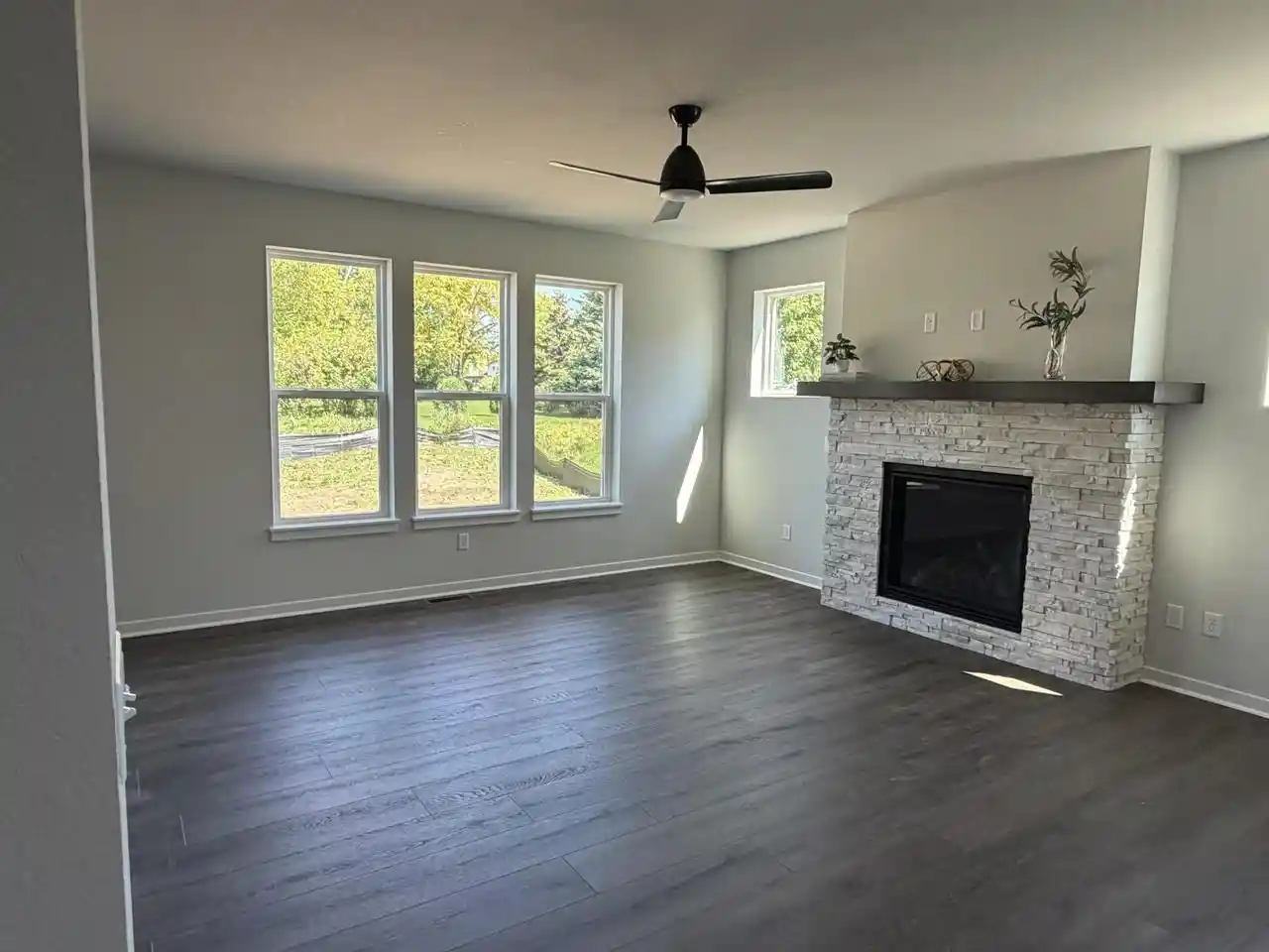 3rd image of N101W16888 Tanglewood Dr Dr, Germantown, WI 53022 | MLS# 1968636