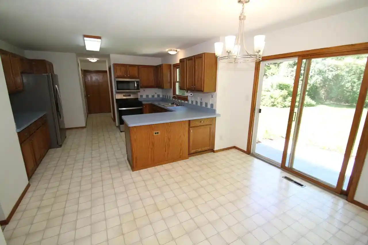 Homes for sale in Muskego, WI | S70w19298 Wentland Dr Dr, Muskego, WI 53150 | MLS# 1968645