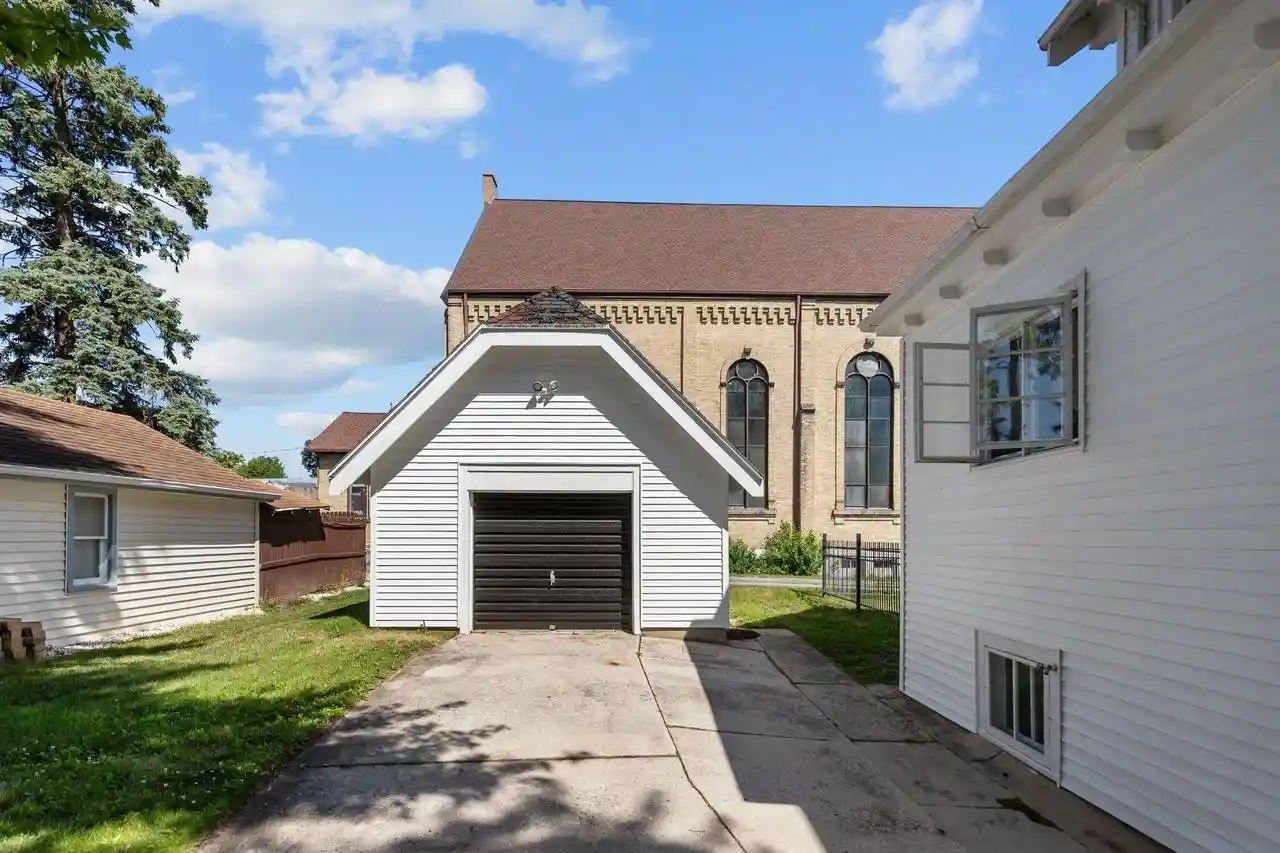 Homes for sale in Chilton, WI | 105 N State Street Street, Chilton, WI 53014 | MLS# 50327910