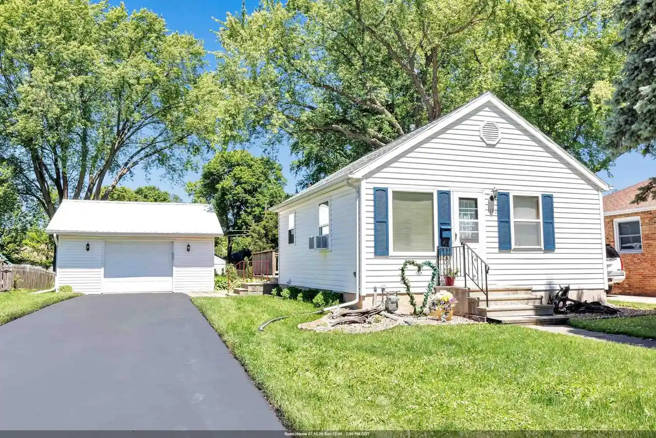 Homes for sale in Green Bay, WI | 1192 Bond Street Street, Green Bay, WI 54303 | MLS# 50327913