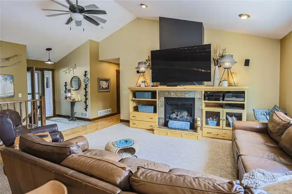 2nd image of 1680 Valley Quail Dr Dr, River Falls, WI 54022 | MLS# 1602406