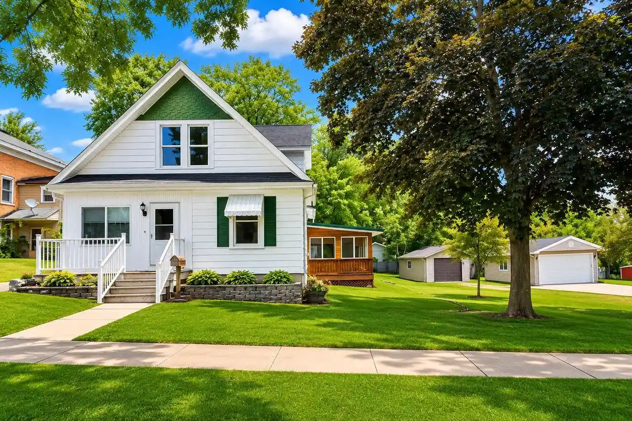 Homes for sale in Berlin, WI | 110 S Swetting Street Street, Berlin, WI 54923 | MLS# 50327928