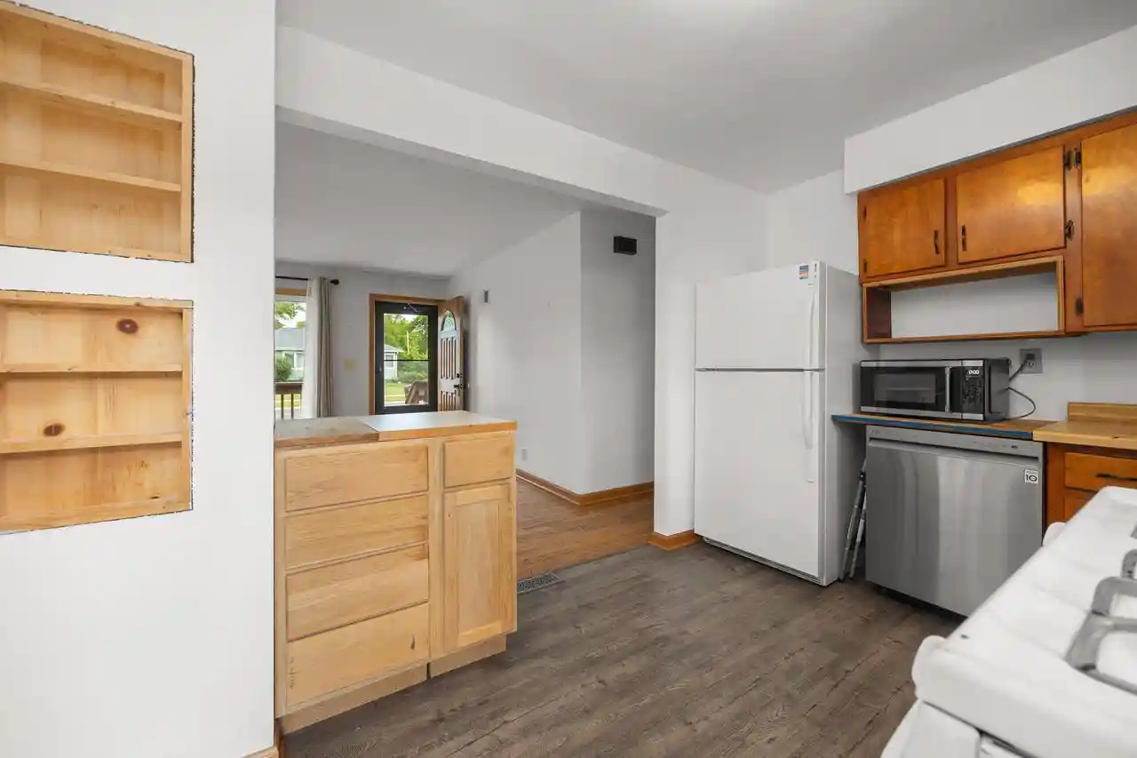 3rd image of N84W16651 Ann Avenue Avenue, Menomonee Falls, WI 53051 | MLS# 1968675