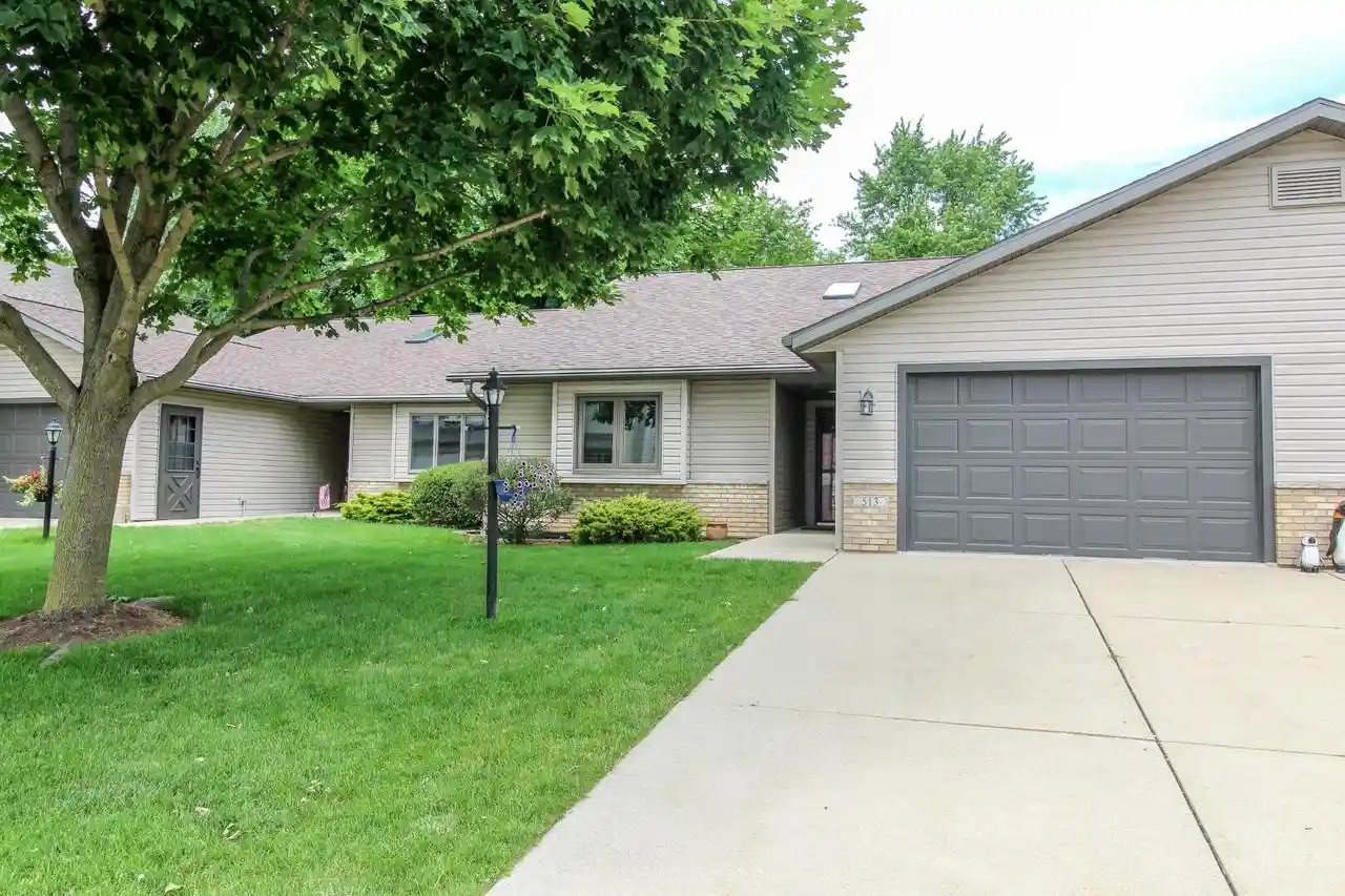 1st image of 513 Woodland Dr Dr, Jefferson, WI 53549 | MLS# 1968676