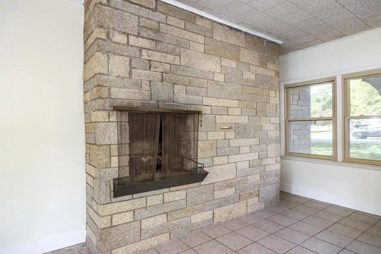 5th image of 2674 Woodcrest Dr Dr, Neenah, WI 54956 | MLS# 50327938