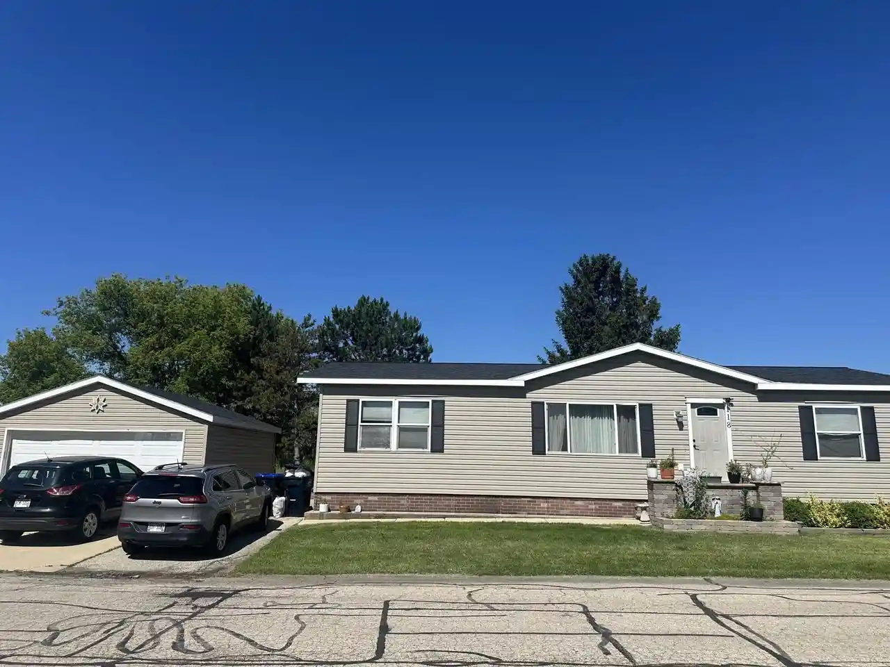 Homes for sale in Elkhorn, WI | 118 S Eastown Manor, Elkhorn, WI 53121 | MLS# 1968707