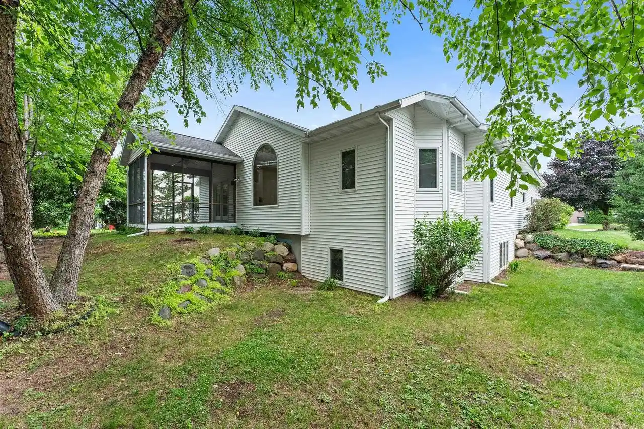 Homes for sale in Prairie Du Sac, WI | 809 Hanksfield Pl Pl, Prairie Du Sac, WI 53578 | MLS# 2026526